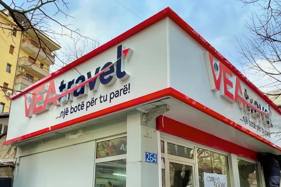 Facade branding: VEA Travel